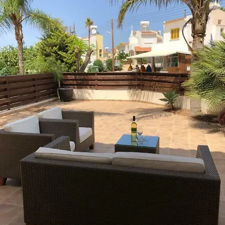 Papantoniou Villas, House No 15 Hébergement de vacances *